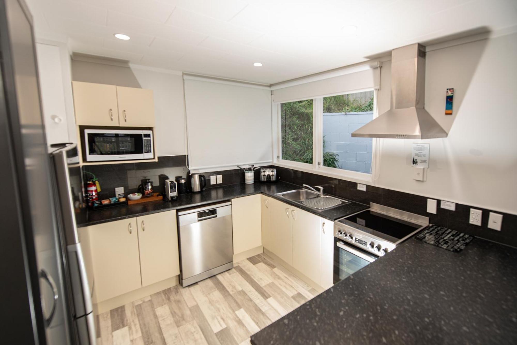 Harbour View Motel And Waterfront Apartments Tauranga Exterior foto